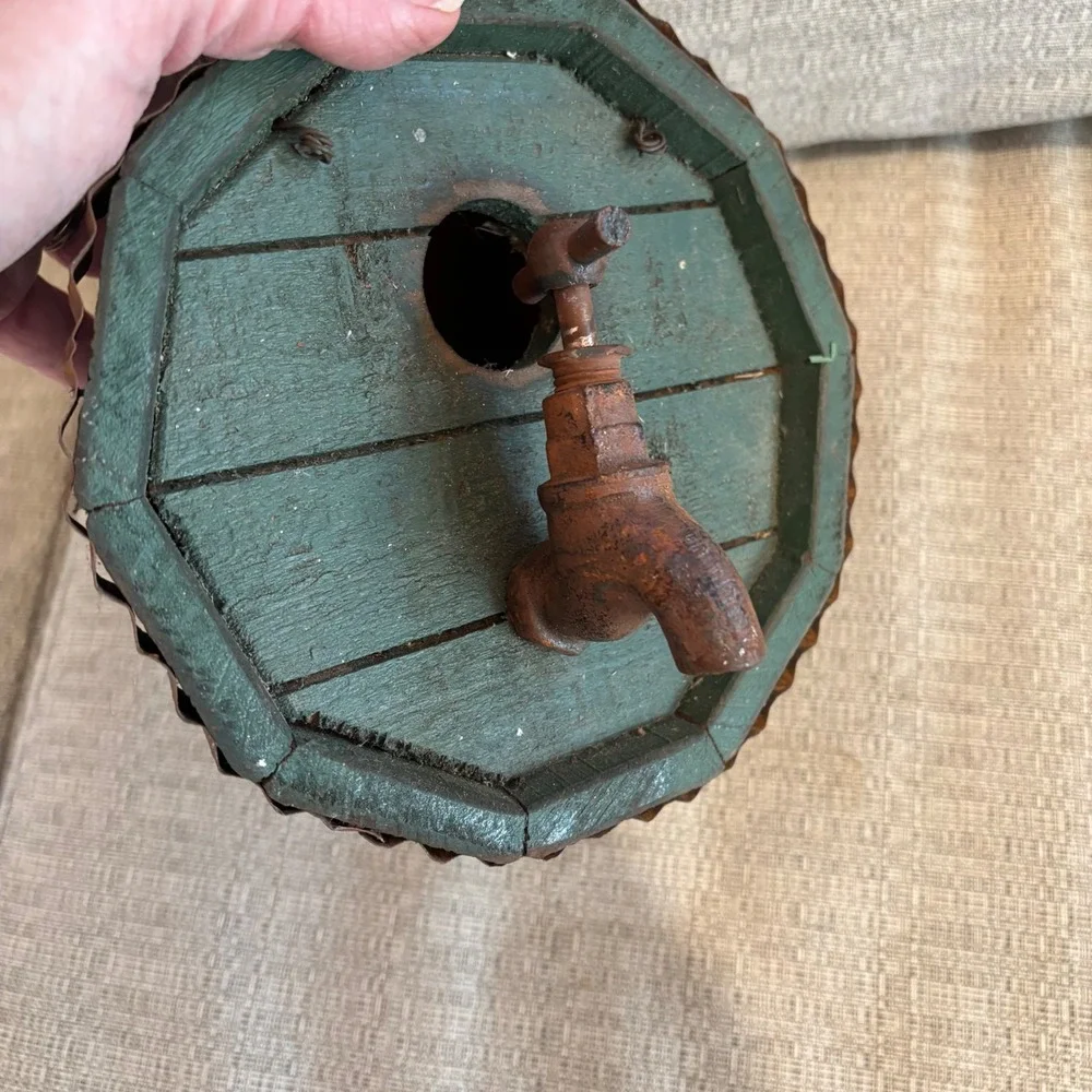 Rustic Vintage‎ Green Octagon Birdhouse Faucet Spigot Metal Trim Garden Decor